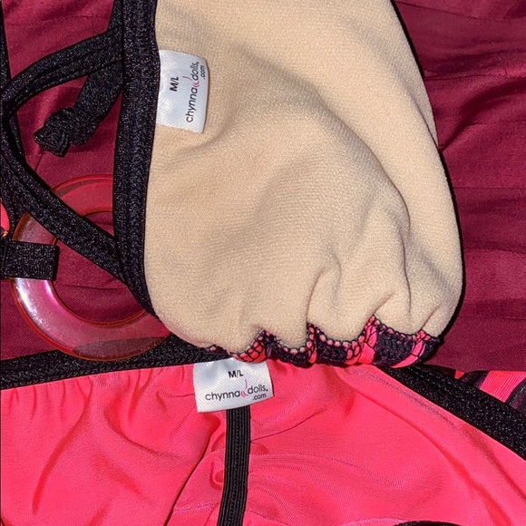 Swimsuit - Picture 3 of 5